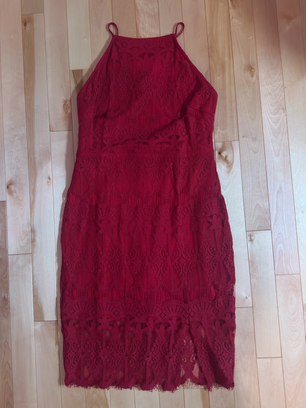 Gorgeous burgundy lace patterned dress